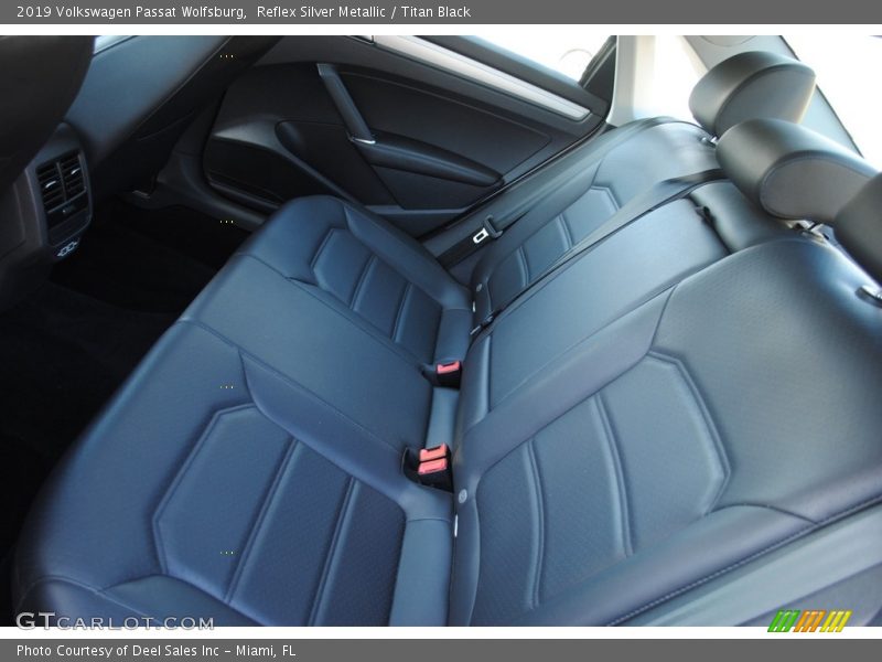 Reflex Silver Metallic / Titan Black 2019 Volkswagen Passat Wolfsburg