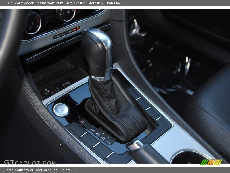 Reflex Silver Metallic / Titan Black 2019 Volkswagen Passat Wolfsburg
