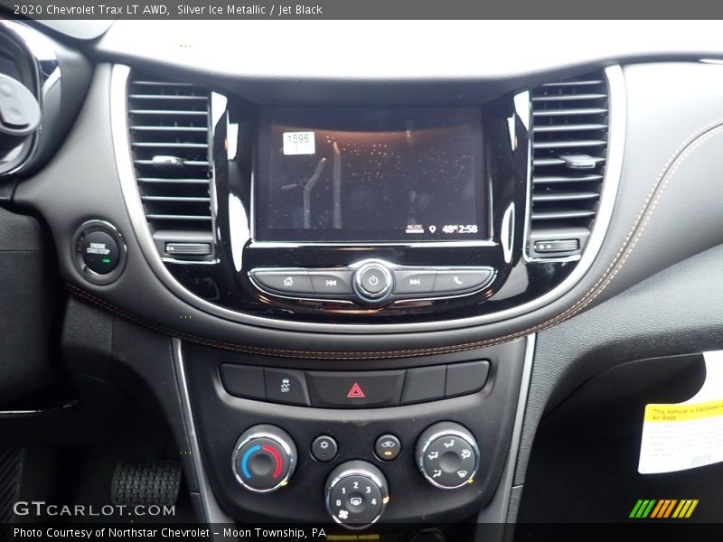 Silver Ice Metallic / Jet Black 2020 Chevrolet Trax LT AWD
