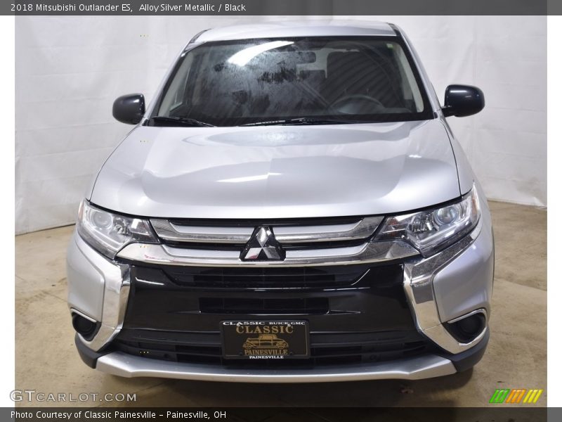 Alloy Silver Metallic / Black 2018 Mitsubishi Outlander ES