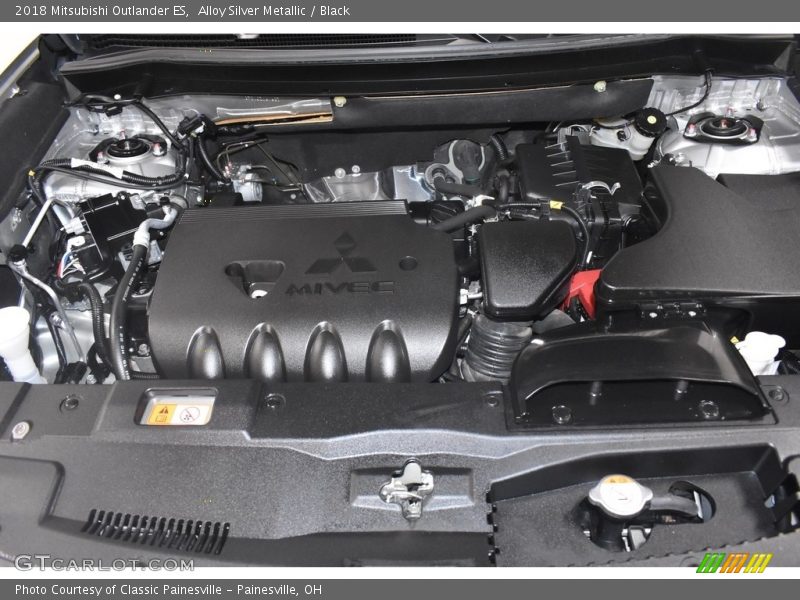 Alloy Silver Metallic / Black 2018 Mitsubishi Outlander ES