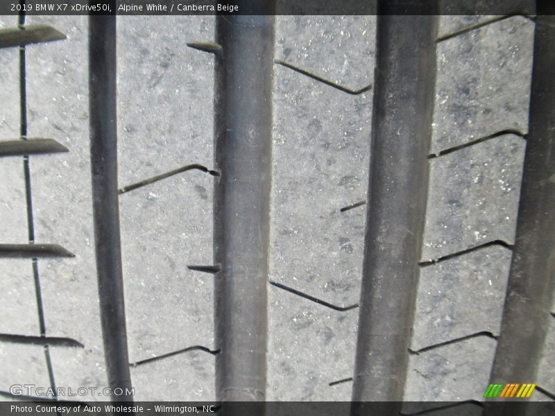 Alpine White / Canberra Beige 2019 BMW X7 xDrive50i