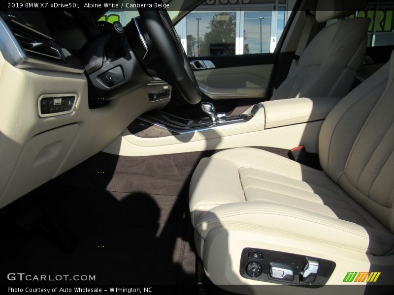 Alpine White / Canberra Beige 2019 BMW X7 xDrive50i
