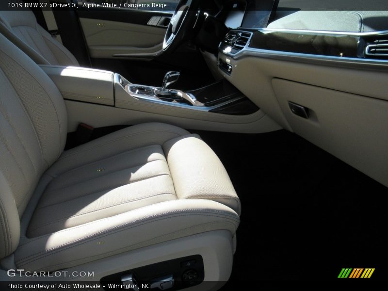 Alpine White / Canberra Beige 2019 BMW X7 xDrive50i