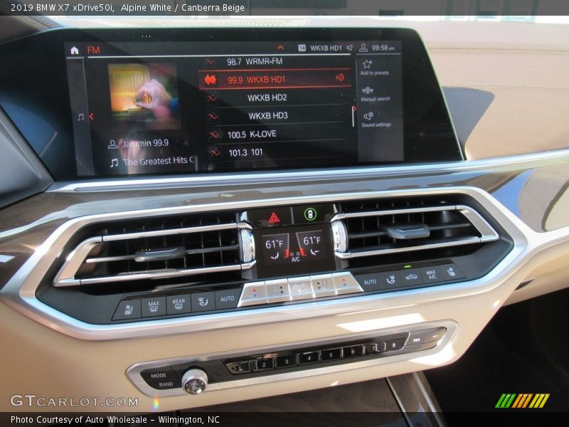 Alpine White / Canberra Beige 2019 BMW X7 xDrive50i