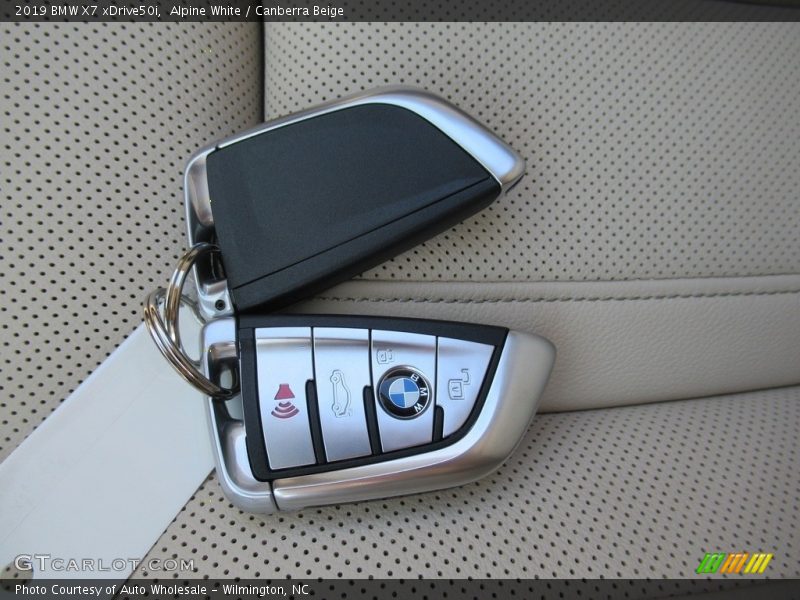 Alpine White / Canberra Beige 2019 BMW X7 xDrive50i