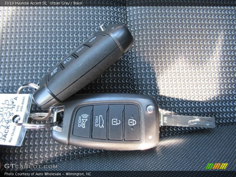 Urban Gray / Black 2019 Hyundai Accent SE
