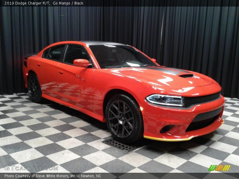 Go Mango / Black 2019 Dodge Charger R/T