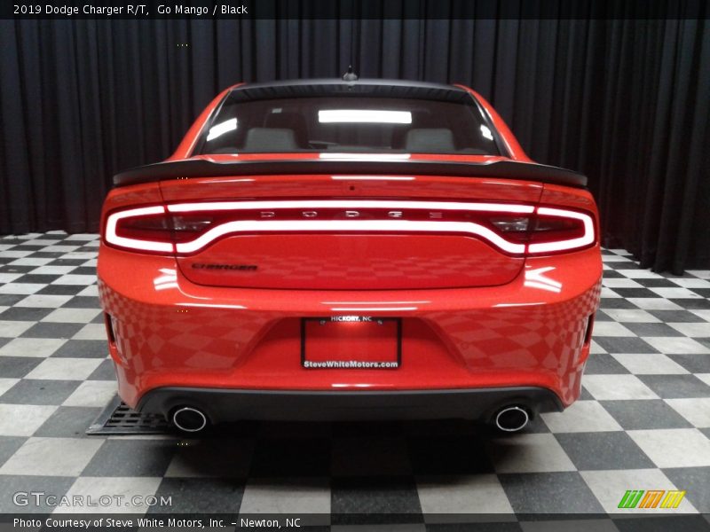 Go Mango / Black 2019 Dodge Charger R/T