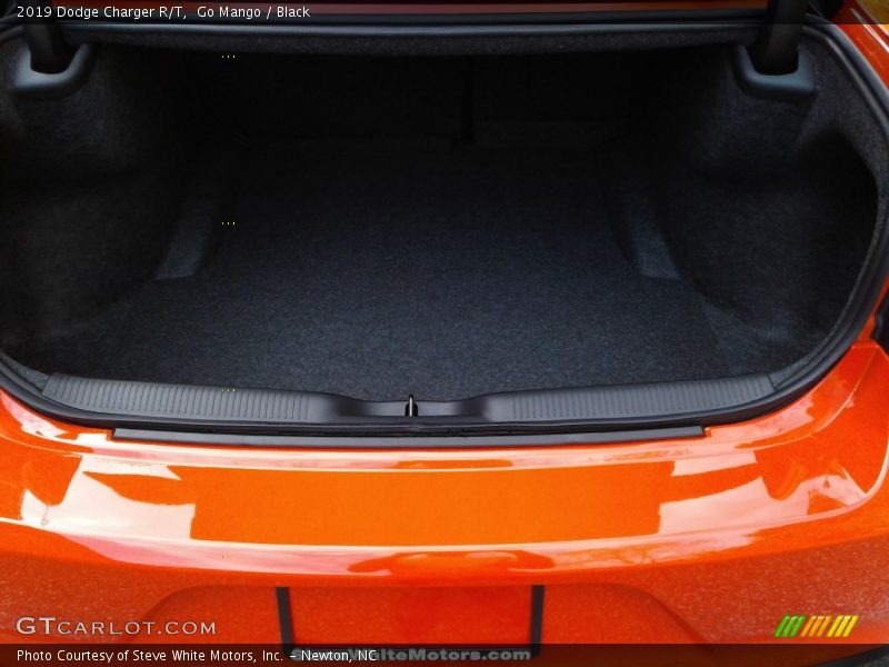 Go Mango / Black 2019 Dodge Charger R/T