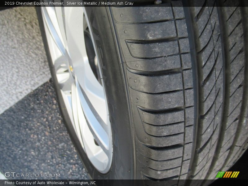 Silver Ice Metallic / Medium Ash Gray 2019 Chevrolet Equinox Premier