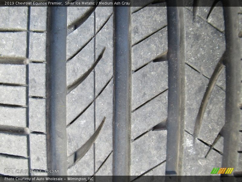 Silver Ice Metallic / Medium Ash Gray 2019 Chevrolet Equinox Premier