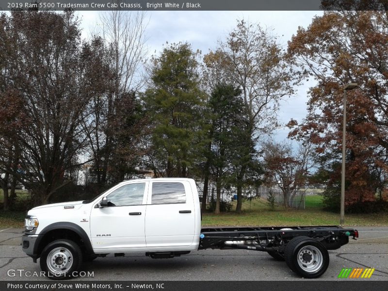 Bright White / Black 2019 Ram 5500 Tradesman Crew Cab Chassis