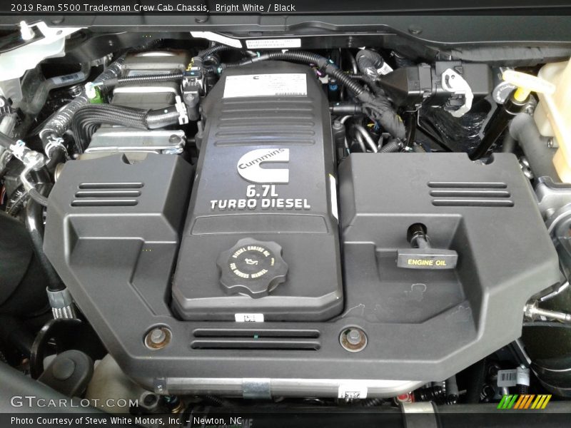 Bright White / Black 2019 Ram 5500 Tradesman Crew Cab Chassis