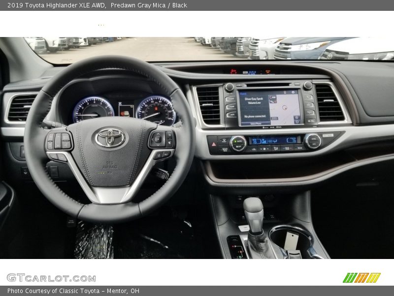 Predawn Gray Mica / Black 2019 Toyota Highlander XLE AWD