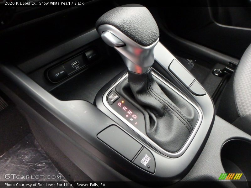 Snow White Pearl / Black 2020 Kia Soul LX