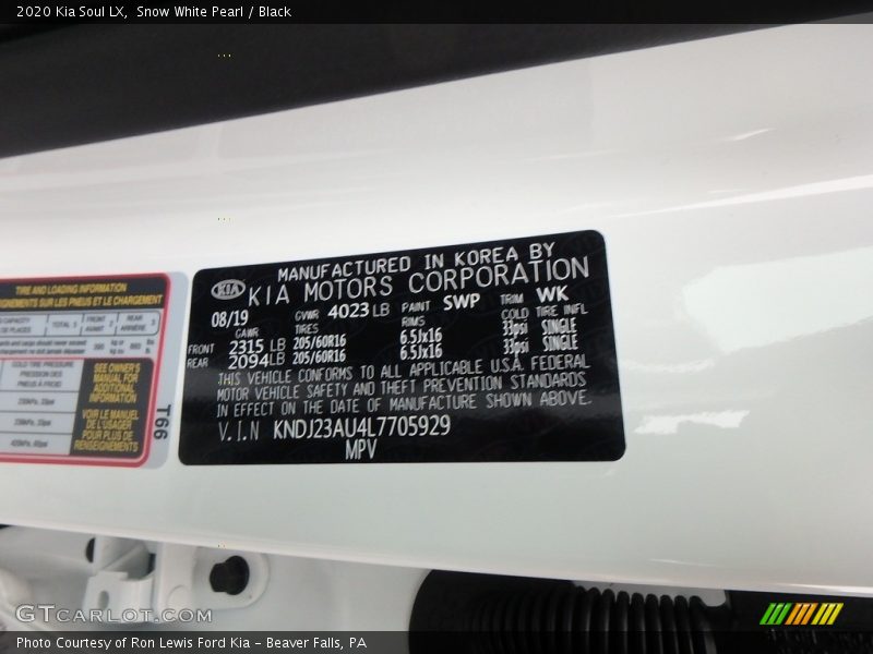 Snow White Pearl / Black 2020 Kia Soul LX