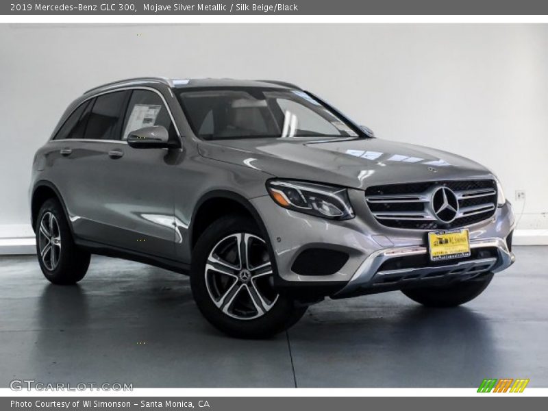 Mojave Silver Metallic / Silk Beige/Black 2019 Mercedes-Benz GLC 300