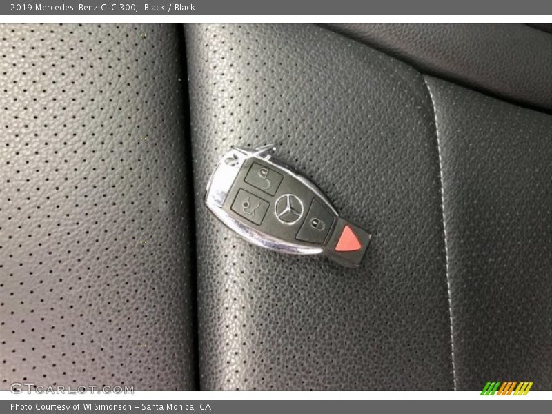 Black / Black 2019 Mercedes-Benz GLC 300