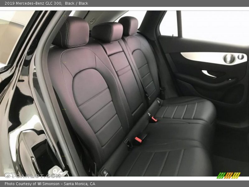 Black / Black 2019 Mercedes-Benz GLC 300