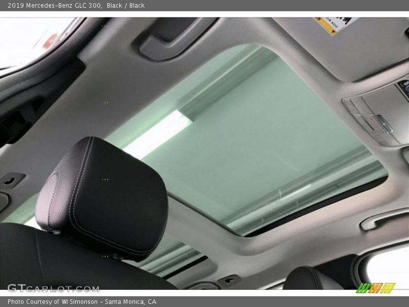 Black / Black 2019 Mercedes-Benz GLC 300