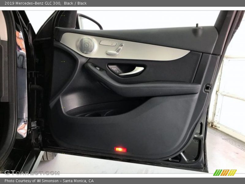 Black / Black 2019 Mercedes-Benz GLC 300