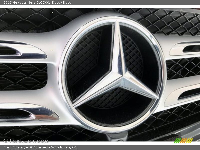Black / Black 2019 Mercedes-Benz GLC 300