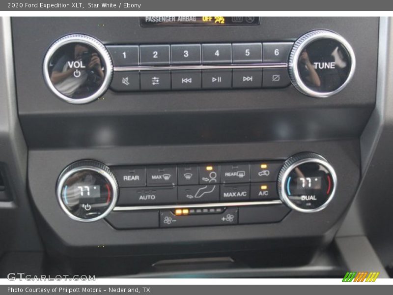Star White / Ebony 2020 Ford Expedition XLT