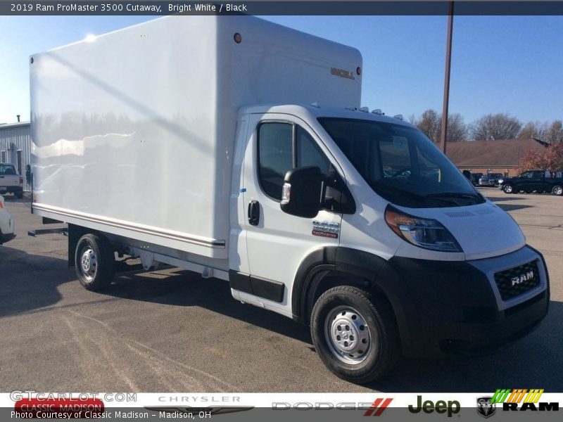 Bright White / Black 2019 Ram ProMaster 3500 Cutaway