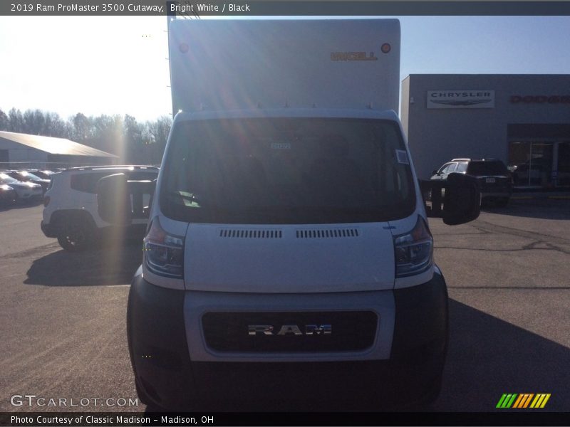 Bright White / Black 2019 Ram ProMaster 3500 Cutaway