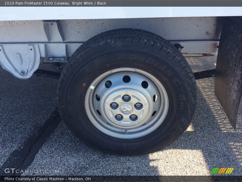Bright White / Black 2019 Ram ProMaster 3500 Cutaway