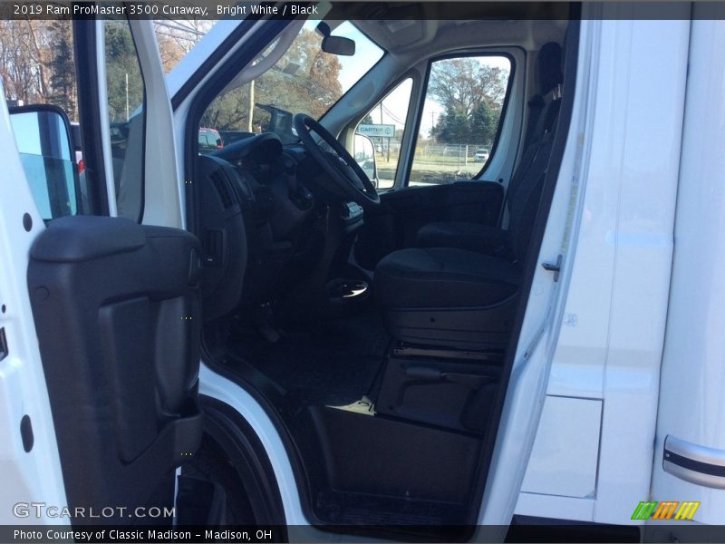 Bright White / Black 2019 Ram ProMaster 3500 Cutaway