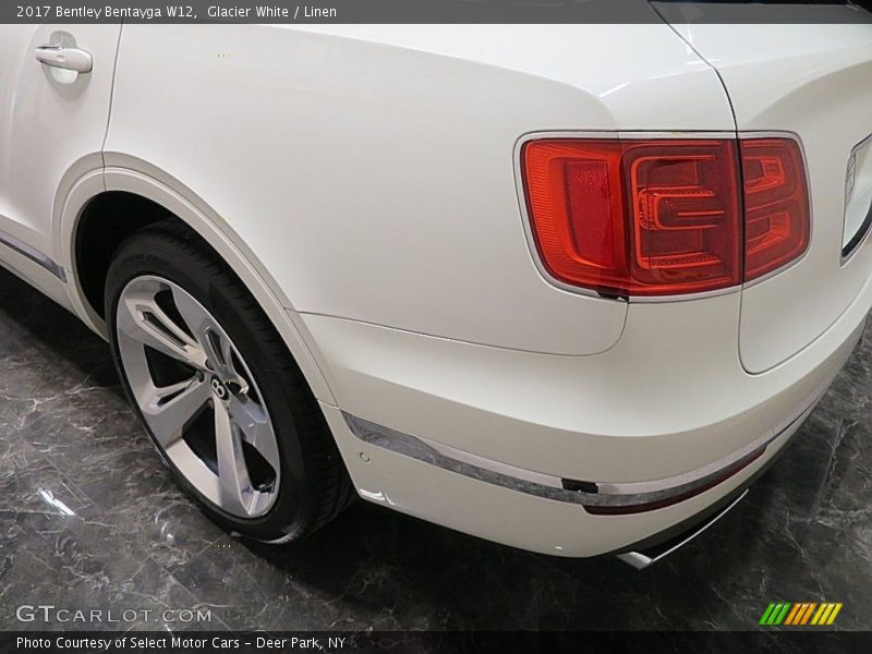 Glacier White / Linen 2017 Bentley Bentayga W12