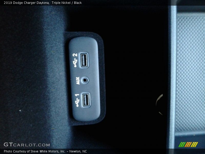 Triple Nickel / Black 2019 Dodge Charger Daytona