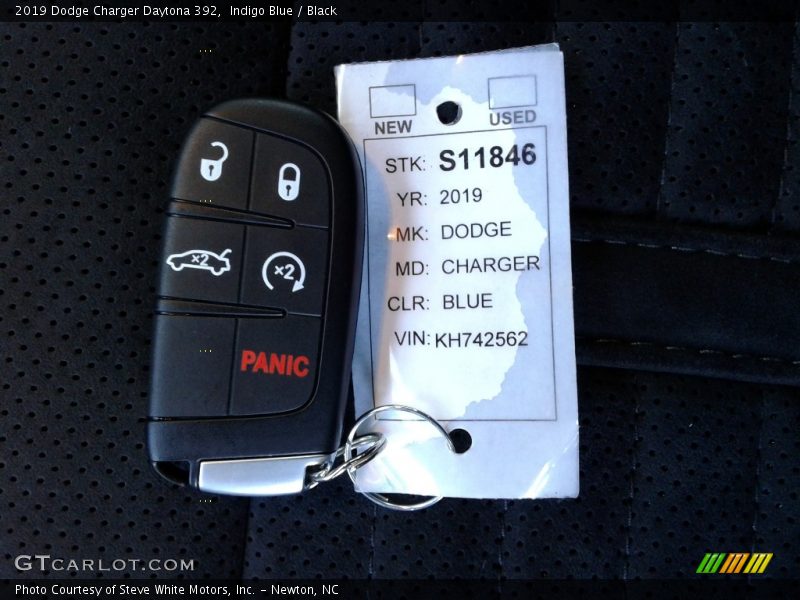 Indigo Blue / Black 2019 Dodge Charger Daytona 392