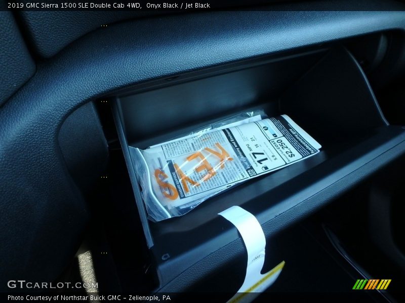 Onyx Black / Jet Black 2019 GMC Sierra 1500 SLE Double Cab 4WD