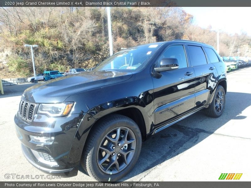 Front 3/4 View of 2020 Grand Cherokee Limited X 4x4