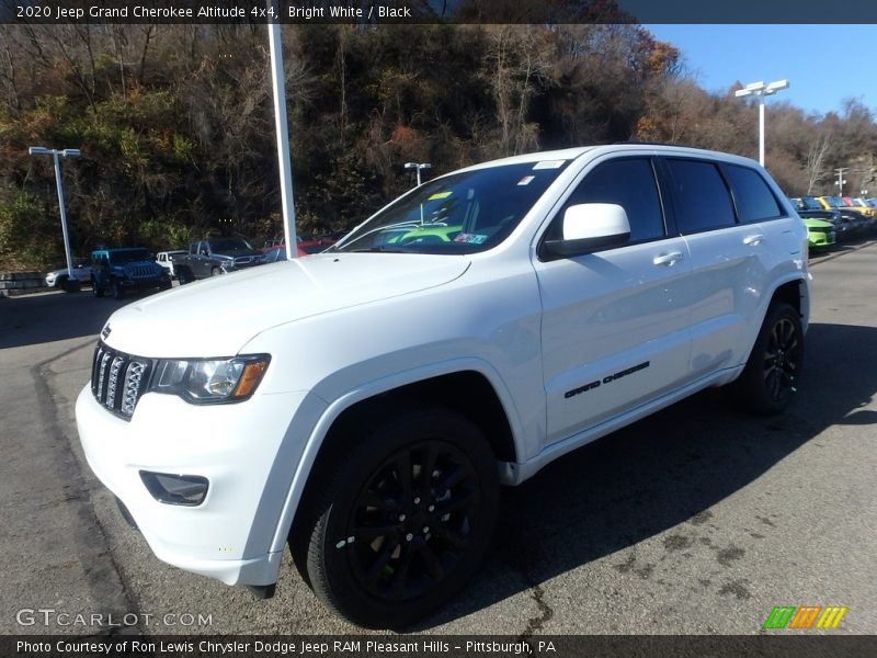 Bright White / Black 2020 Jeep Grand Cherokee Altitude 4x4