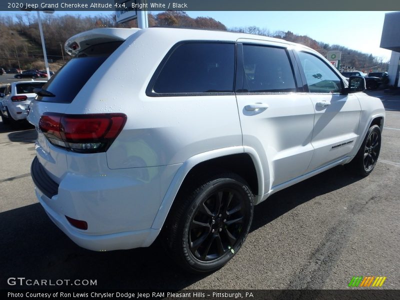 Bright White / Black 2020 Jeep Grand Cherokee Altitude 4x4