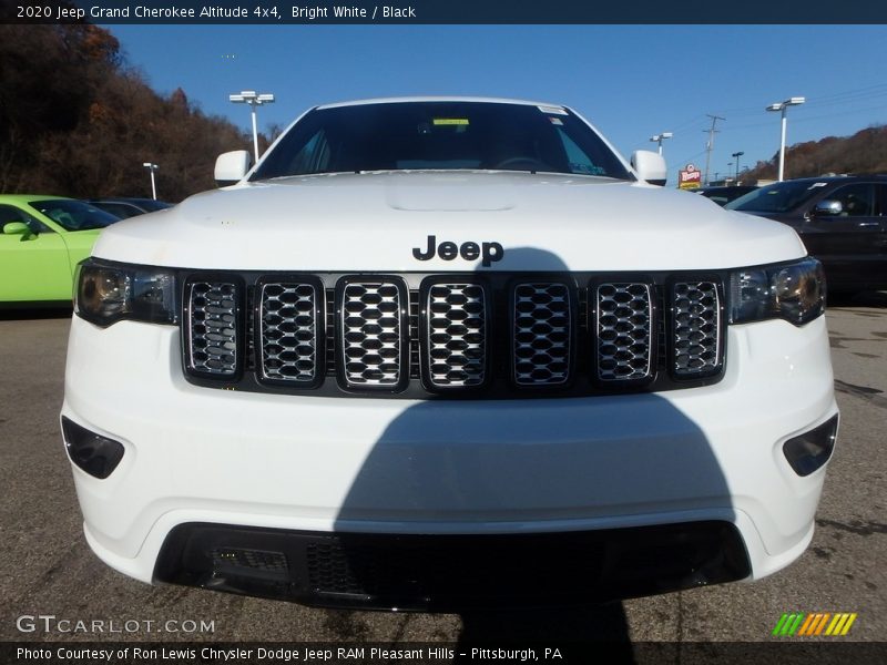 Bright White / Black 2020 Jeep Grand Cherokee Altitude 4x4