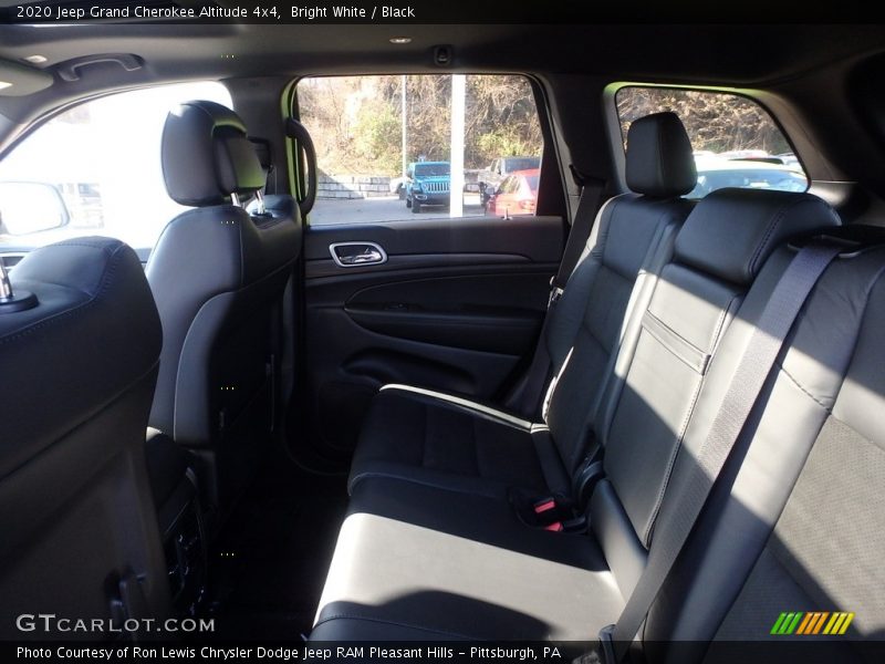 Bright White / Black 2020 Jeep Grand Cherokee Altitude 4x4