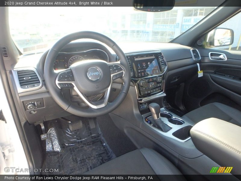 Bright White / Black 2020 Jeep Grand Cherokee Altitude 4x4