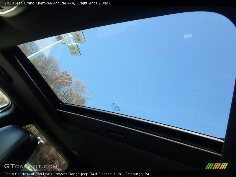 Bright White / Black 2020 Jeep Grand Cherokee Altitude 4x4