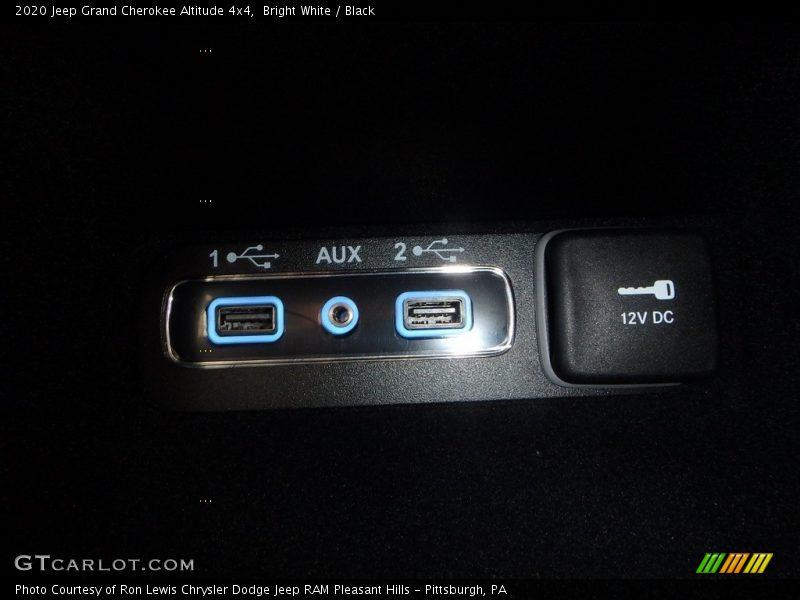 Bright White / Black 2020 Jeep Grand Cherokee Altitude 4x4