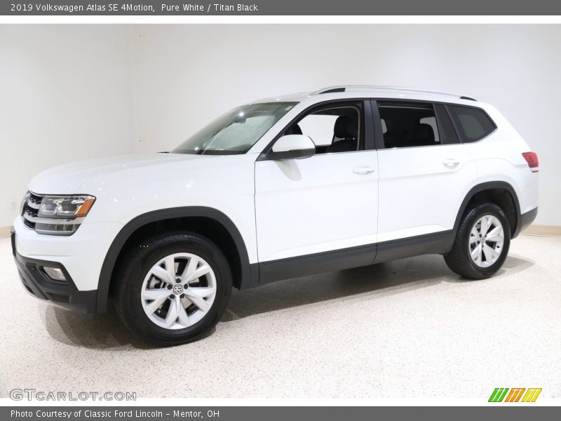 Pure White / Titan Black 2019 Volkswagen Atlas SE 4Motion