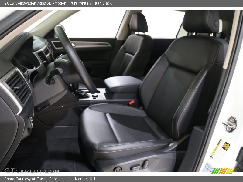 Pure White / Titan Black 2019 Volkswagen Atlas SE 4Motion