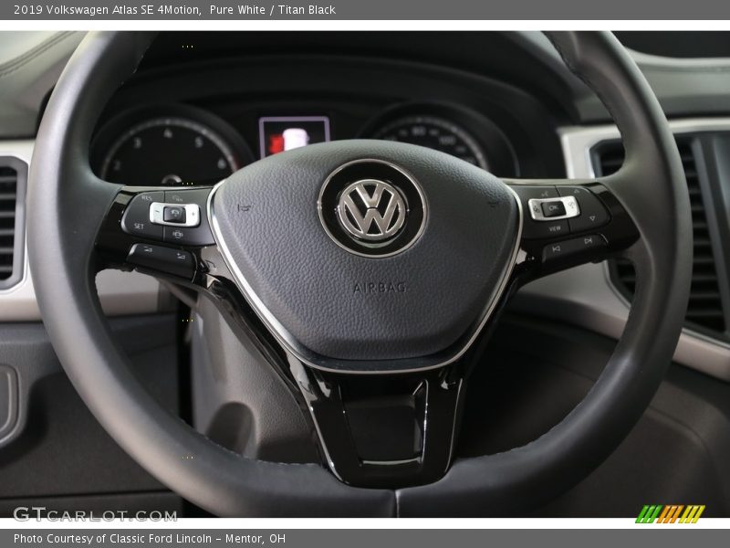 Pure White / Titan Black 2019 Volkswagen Atlas SE 4Motion