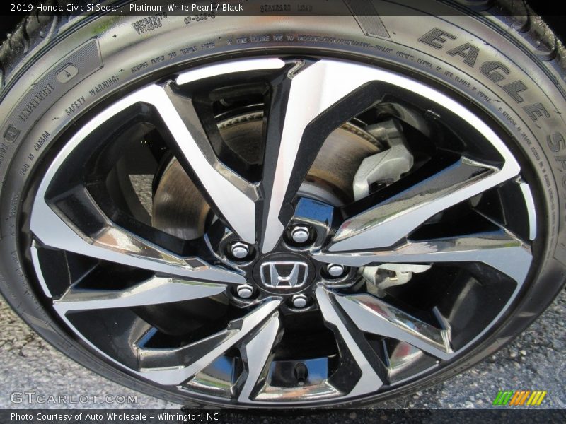 Platinum White Pearl / Black 2019 Honda Civic Si Sedan