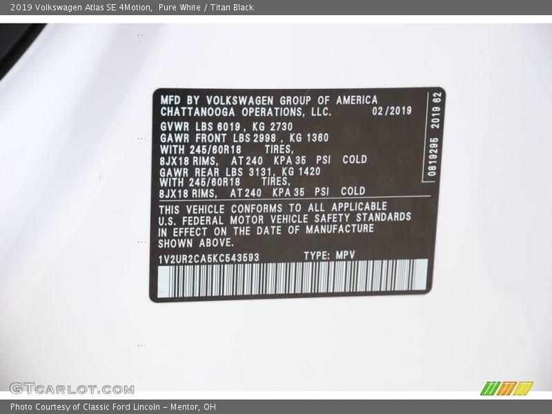 Pure White / Titan Black 2019 Volkswagen Atlas SE 4Motion