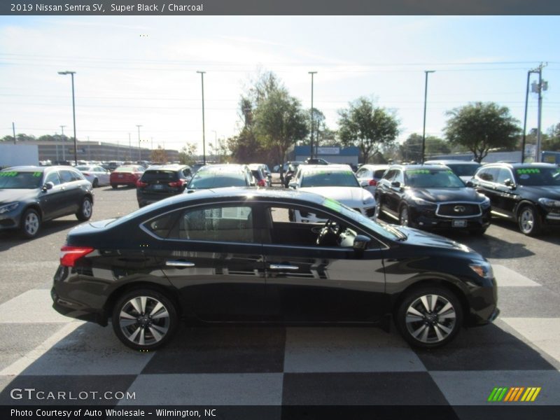 Super Black / Charcoal 2019 Nissan Sentra SV